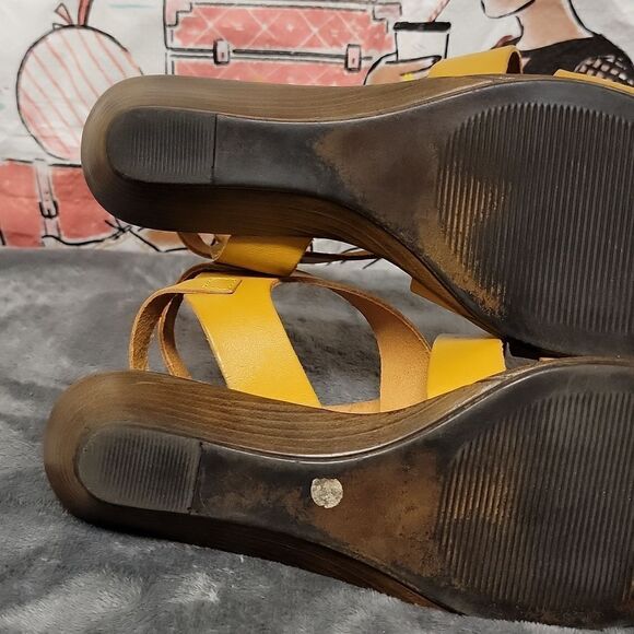 Seychelles Wide Strap Mini Wedge Heel Mustard Color Leather Ankle Sandals Size 6 - Picture 11 of 11